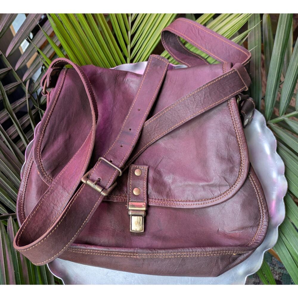 Vintage Original Sun Distressed Oiled Leather Crossbody Bag